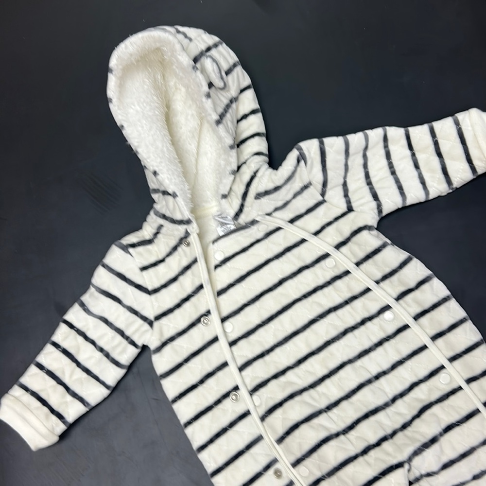 Nordstrom hooded baby bunting white with blue stripes 3 month